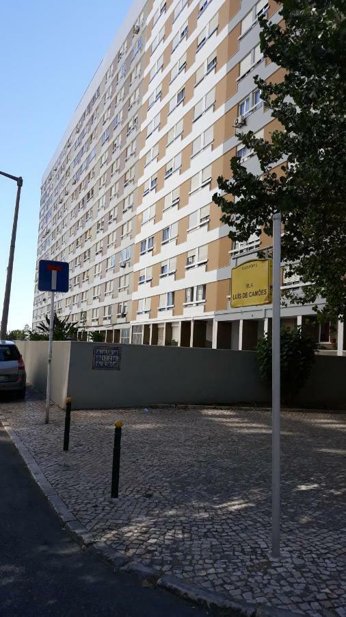 Apartment In Portela Near The Airport Lissabon Buitenkant foto